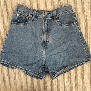Levi Strauss Women’s Jean Shorts Size 25